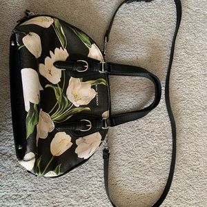 Done satchel Dana Buchman white tulip